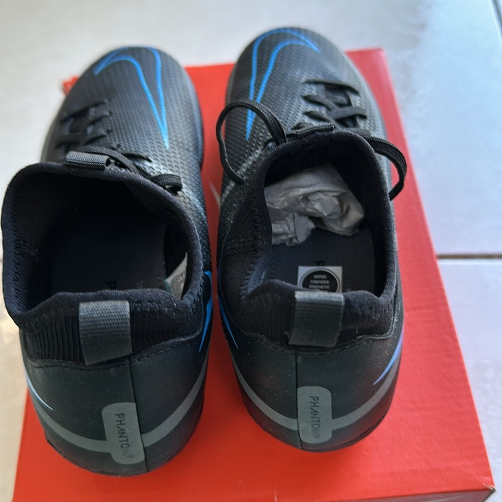 Nike JR Phantom GT2 Academy Cleats  1.5 year - Picture 5 of 9